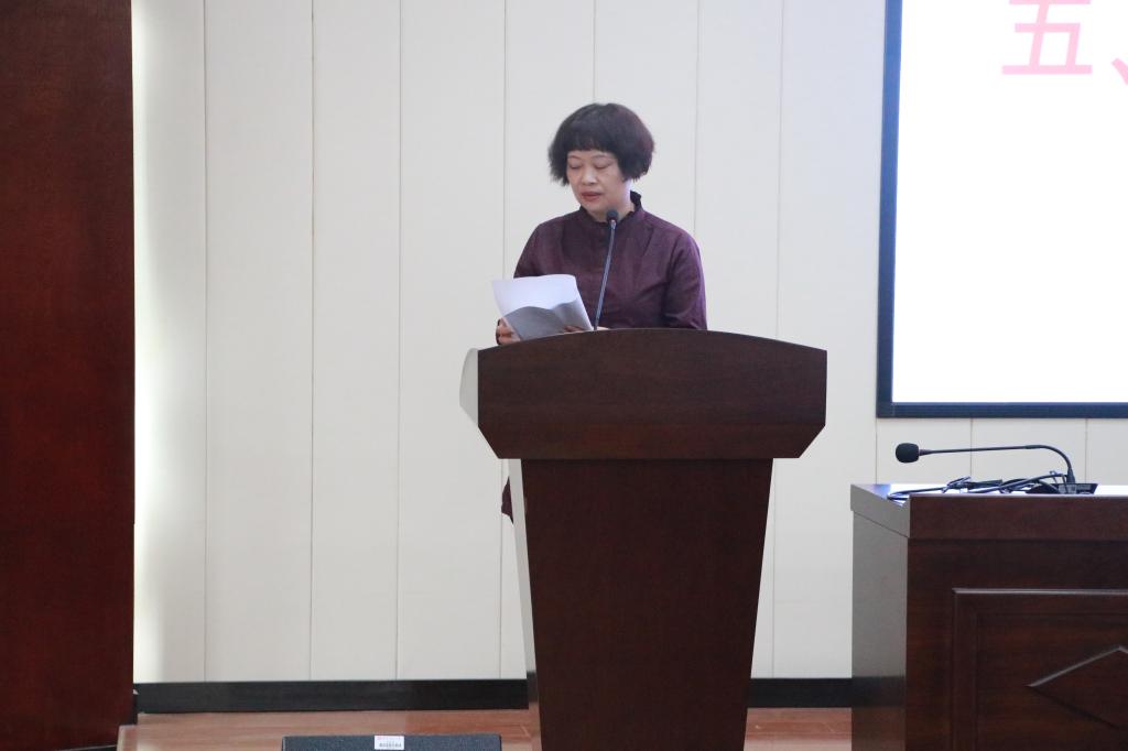 廖欢宣读表彰决定